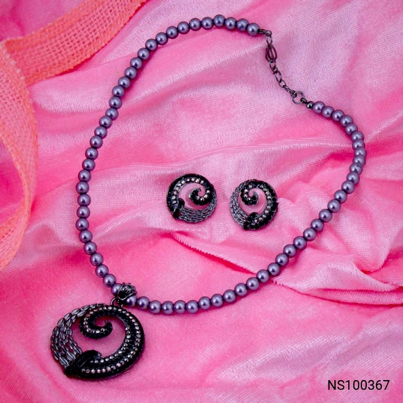 Pleasing Silver Plated Pearl Choker Necklace Set - Picture 1 of 2